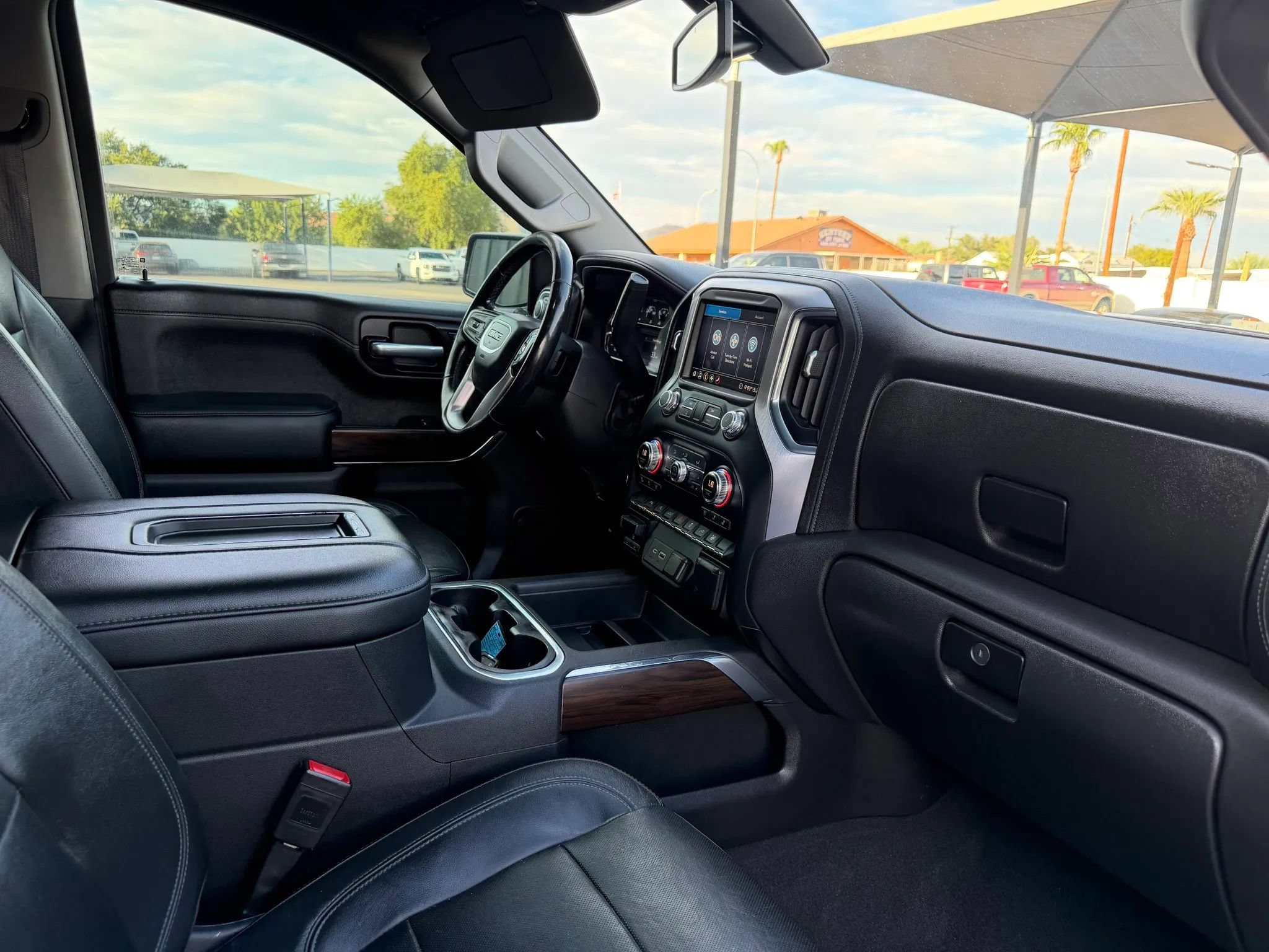 Used 2020 GMC Sierra 1500 SLT RWD image 24