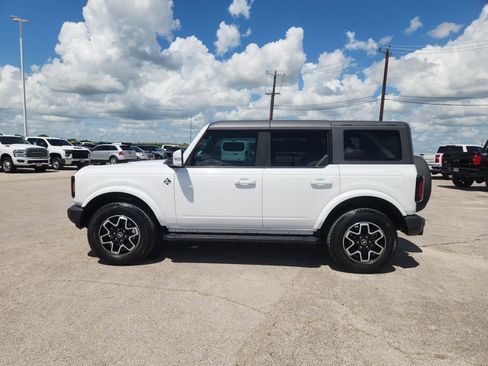 Used 2024 Ford Bronco Outer Banks AWD/4WD image 4