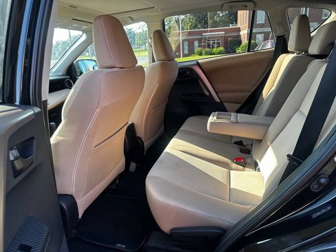 Used 2013 Toyota RAV4 XLE FWD image 9