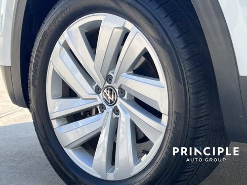 Used 2021 Volkswagen Atlas Cross Sport SE w/ V6 Towing Package FWD image 7
