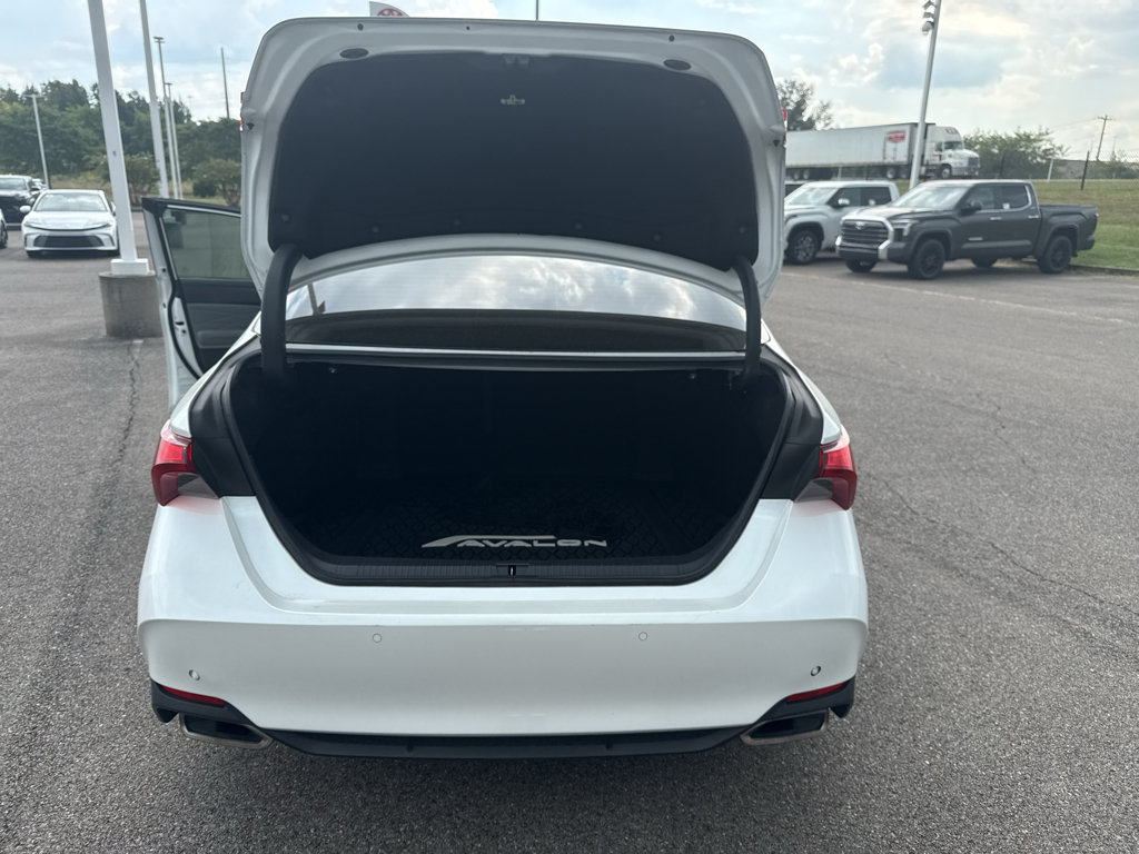 Used 2019 Toyota Avalon Limited w/ Advanced Safety Package FWD image 12
