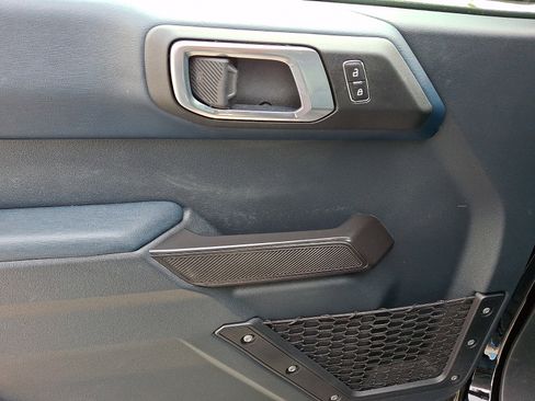 Used 2024 Ford Bronco Outer Banks AWD/4WD image 13