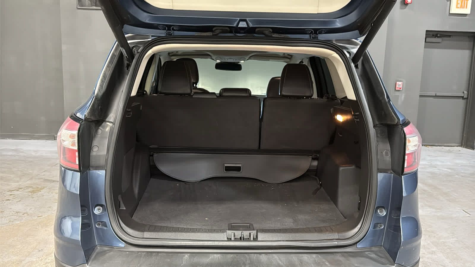 Used 2018 Ford Escape Titanium AWD/4WD image 25