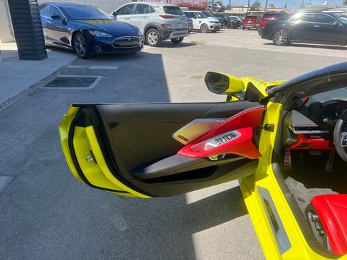 Used 2023 Chevrolet Corvette Stingray Premium Conv w/ Z51 Performance Package image 32