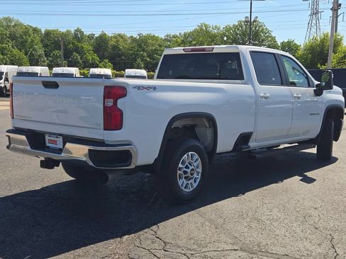 Used 2021 Chevrolet Silverado 2500 LT AWD/4WD image 12