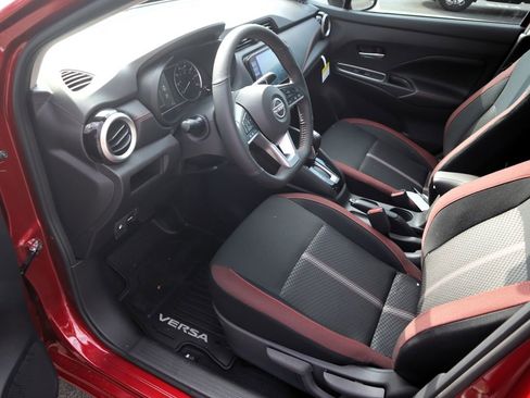 New 2025 Nissan Versa SR w/ Trunk Package image 13