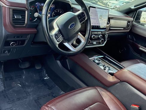 Used 2024 Ford Expedition Limited AWD/4WD image 4
