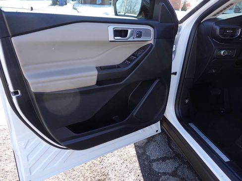 Used 2020 Ford Explorer Limited image 17