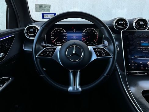 Used 2024 Mercedes-Benz GLC 300 4MATIC image 36