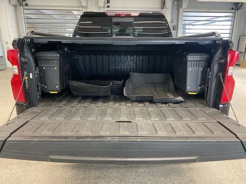 Used 2022 Chevrolet Silverado 1500 High Country w/ High Country Premium Package AWD/4WD image 8