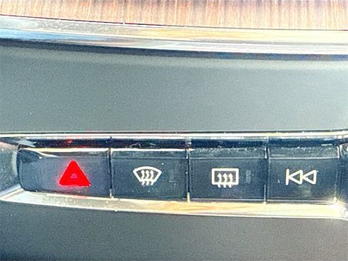 Used 2023 Volvo XC60 B5 Plus w/ Protection Package Premier image 22