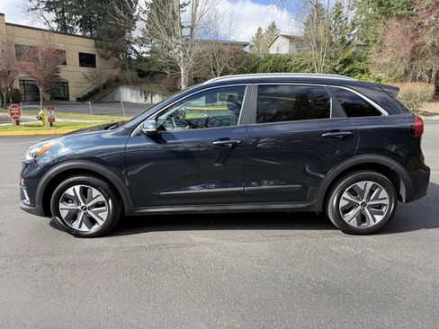 Used 2020 Kia Niro EX w/ Cold Weather Package image 2