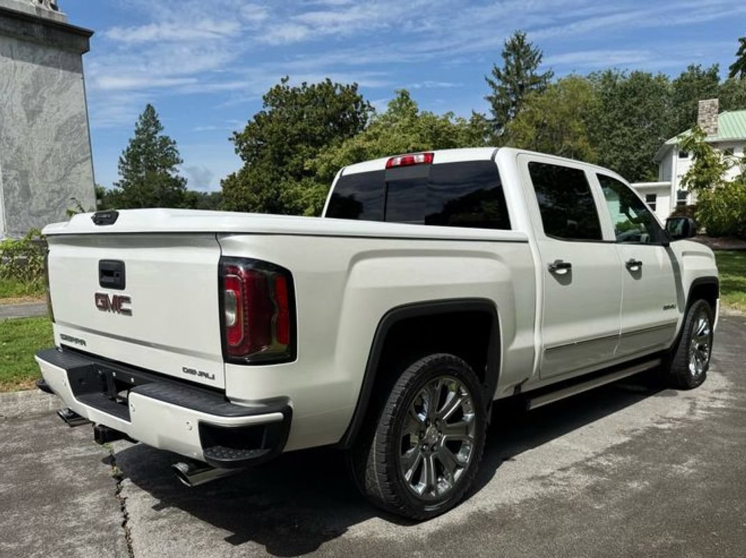 Used 2018 GMC Sierra 1500 Denali w/ Denali Ultimate Package AWD/4WD image 7