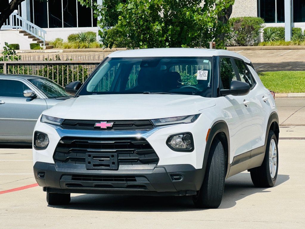 Used 2021 Chevrolet TrailBlazer LS FWD image 3