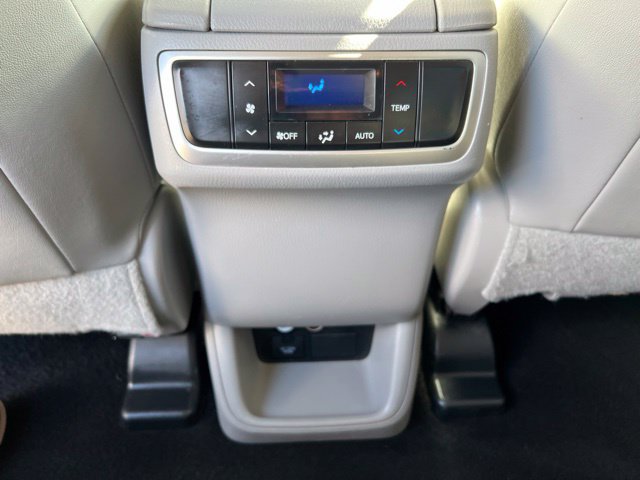 Used 2016 Toyota Highlander Limited AWD/4WD image 27