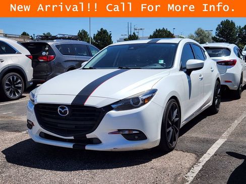 Used 2017 MAZDA MAZDA3 Grand Touring w/ Premium Equipment Package FWD image 4
