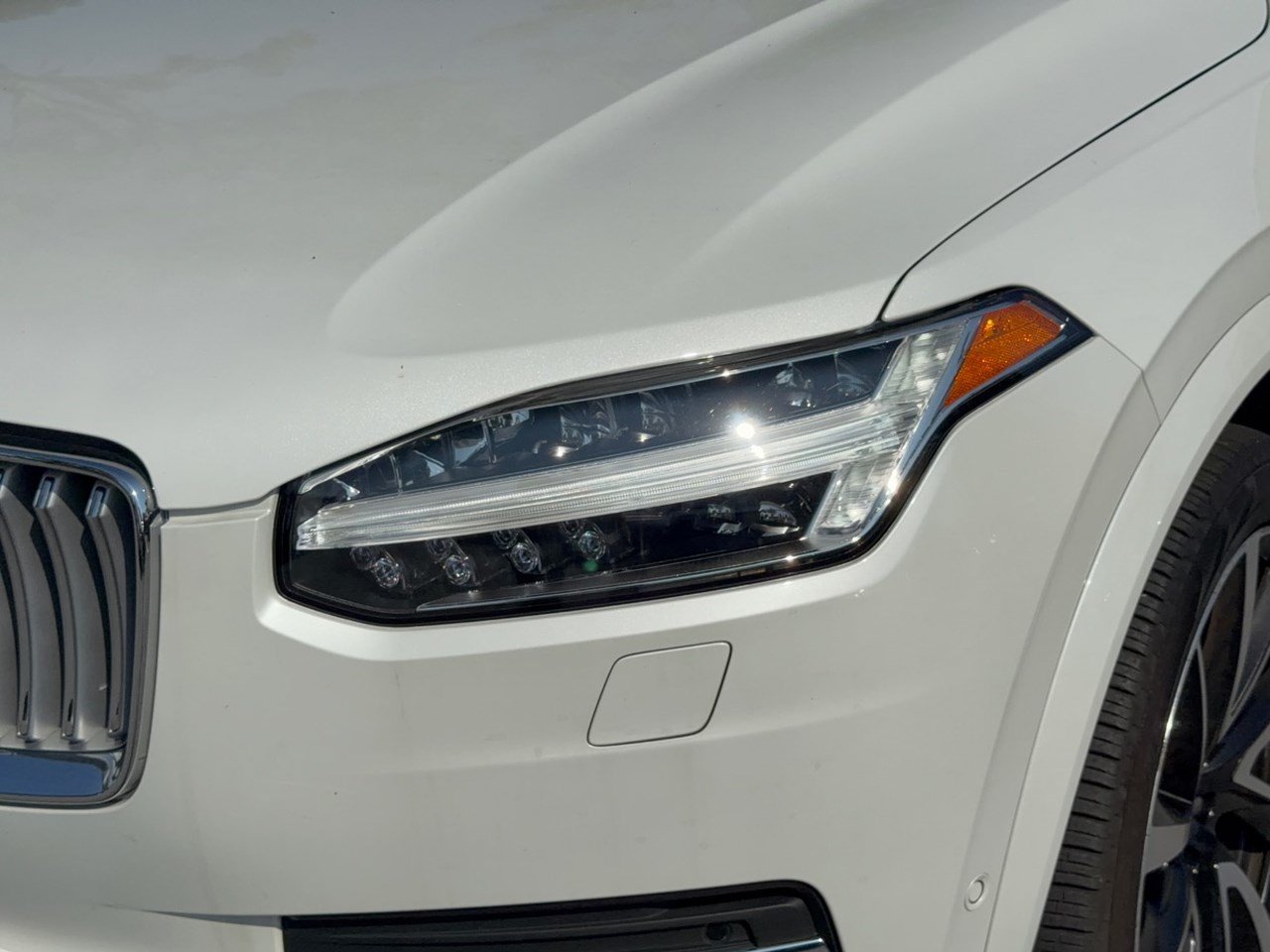 Certified 2025 Volvo XC90 B5 Plus w/ Protection Package Premier AWD/4WD image 12