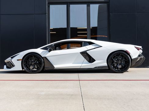 Used 2024 Lamborghini Revuelto AWD/4WD image 10