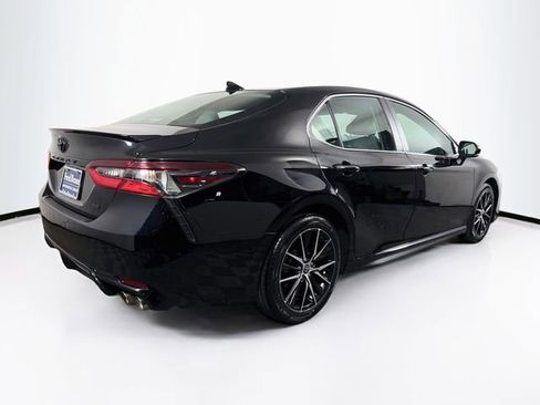 Used 2022 Toyota Camry SE FWD image 10