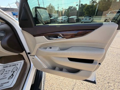 Used 2016 Cadillac Escalade Premium image 15