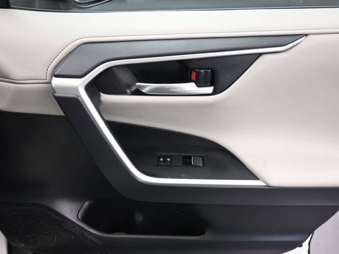 Used 2019 Toyota RAV4 Limited w/ Carpet Mat Package AWD/4WD image 41