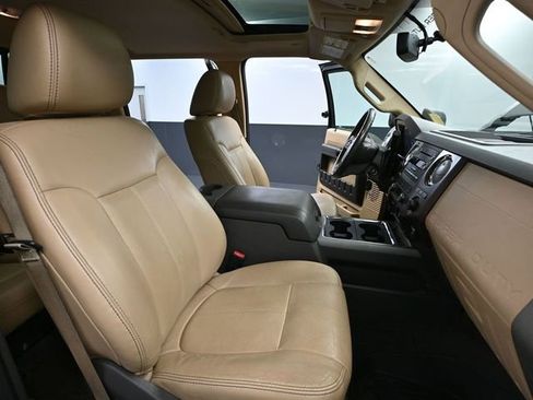 Used 2011 Ford F250 Lariat w/ Lariat Interior Pkg image 44