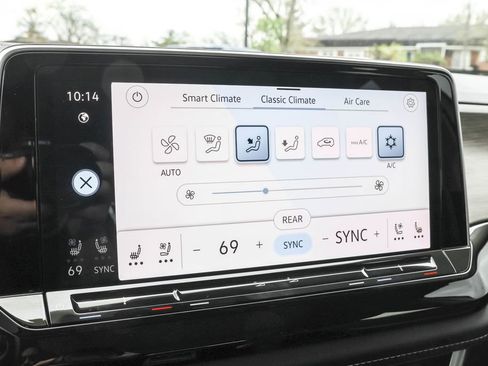 Used 2024 Volkswagen Atlas SEL Premium R-Line image 25