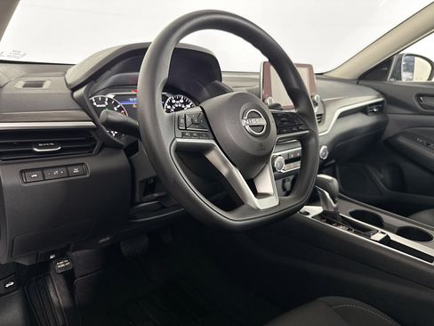 Used 2026 Nissan Altima 2.5 SV FWD image 21