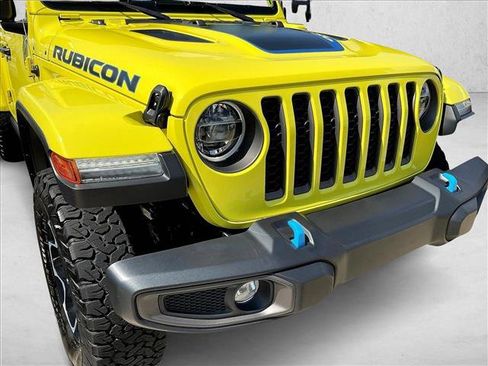 Used 2022 Jeep Wrangler Unlimited Rubicon 4xe w/ Cold Weather Group AWD/4WD image 30