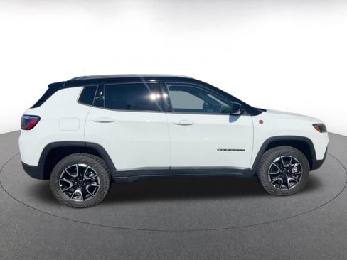 Used 2026 Jeep Compass Trailhawk AWD/4WD image 16