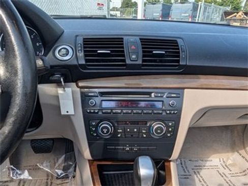 Used 2010 BMW 128i Convertible image 3