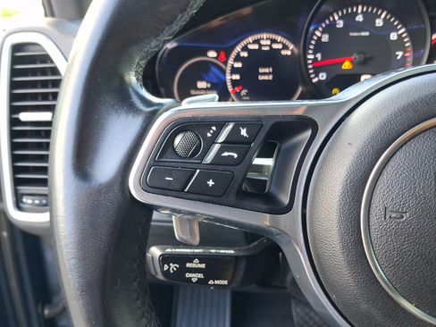 Used 2019 Porsche Cayenne AWD/4WD image 16