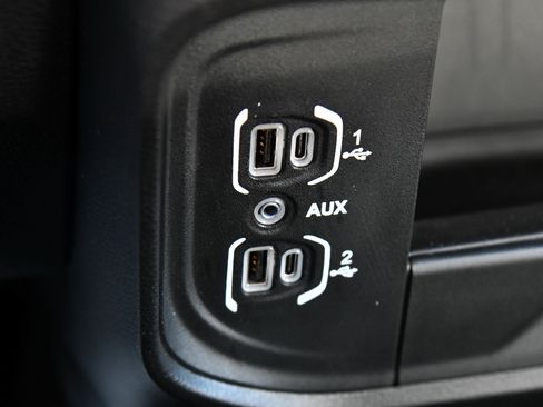 Used 2024 RAM 2500 Laramie w/ Safety Group AWD/4WD image 34