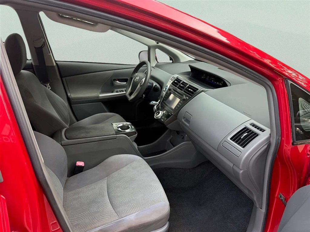 Used 2014 Toyota Prius V Two FWD image 21