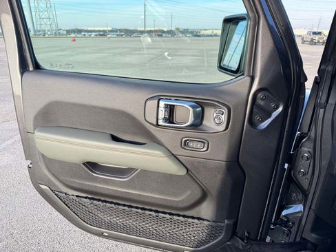 New 2026 Jeep Gladiator Mojave image 28