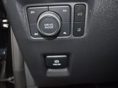 Used 2025 Ford Expedition Max Platinum AWD/4WD image 19