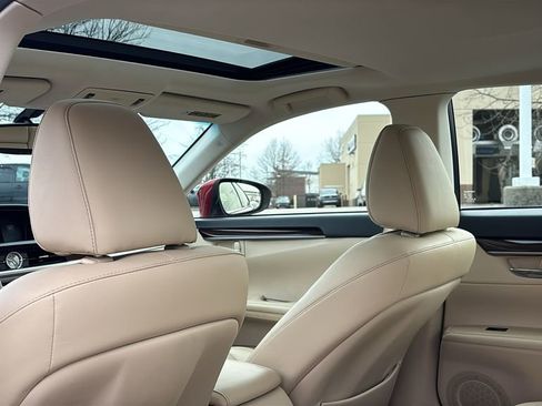 Used 2014 Lexus ES 350 w/ Premium Package image 32