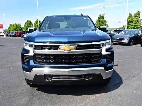 Used 2023 Chevrolet Silverado 1500 LT AWD/4WD image 3