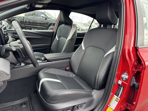 Used 2025 Toyota Camry SE w/ Multimedia Upgrade Package image 25