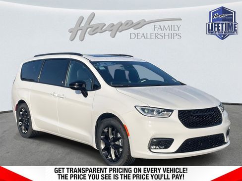 New 2026 Chrysler Pacifica Limited w/ S Appearance Package image 1