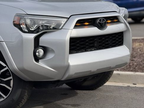 Used 2019 Toyota 4Runner SR5 Premium image 3