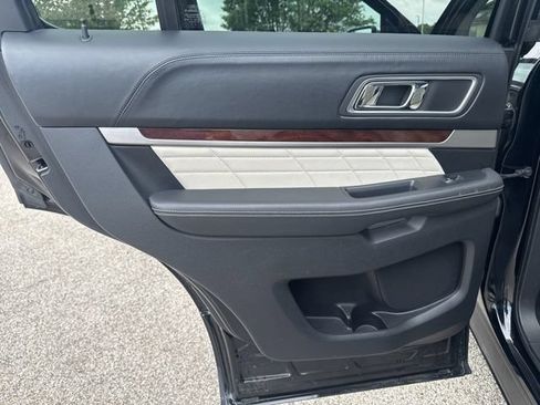 Used 2016 Ford Explorer Platinum AWD/4WD image 12