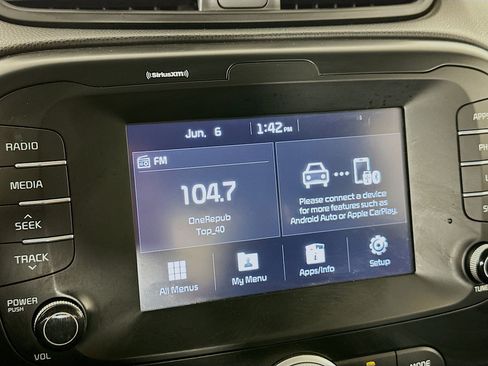 Used 2018 Kia Soul + FWD image 19