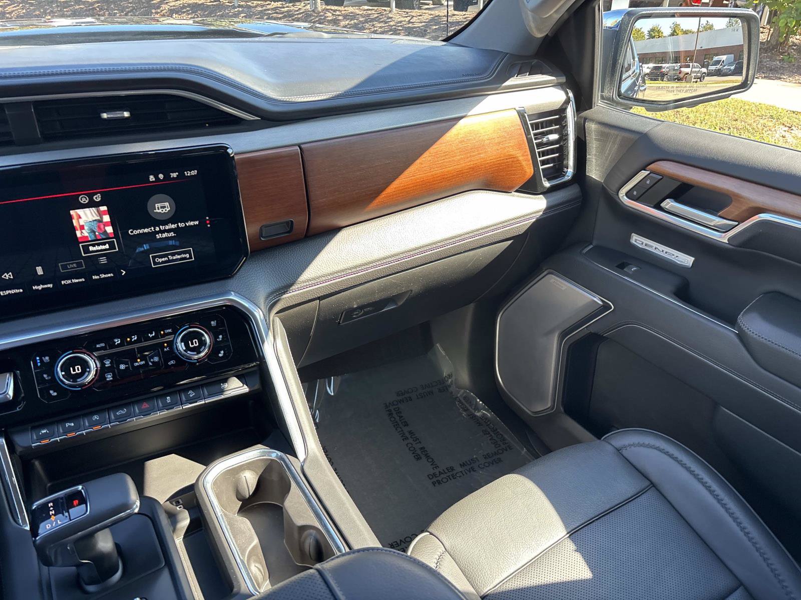 Used 2022 GMC Sierra 1500 Denali w/ Technology Package AWD/4WD image 29