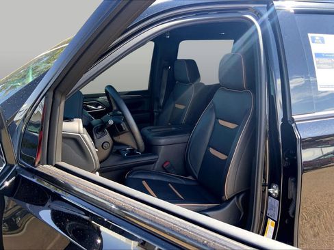 Used 2024 GMC Yukon AT4 w/ AT4 Premium Plus Package AWD/4WD image 8