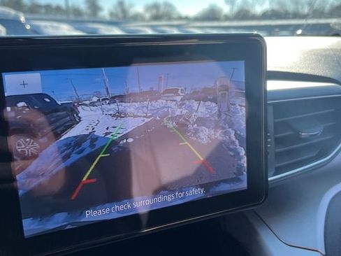 Used 2022 Ford Explorer XLT w/ Equipment Group 202A image 11