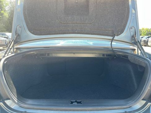 Used 2005 Buick LaCrosse CXL w/ Chrome Appearance Package FWD image 8