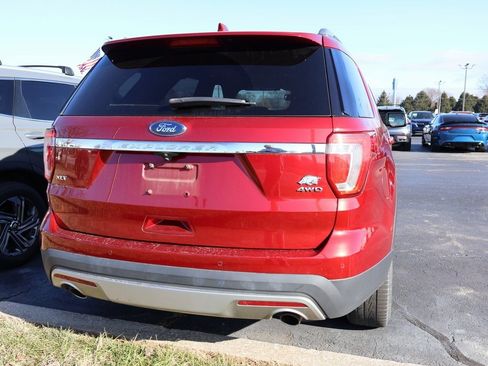Used 2017 Ford Explorer XLT w/ Equipment Group 202A image 14