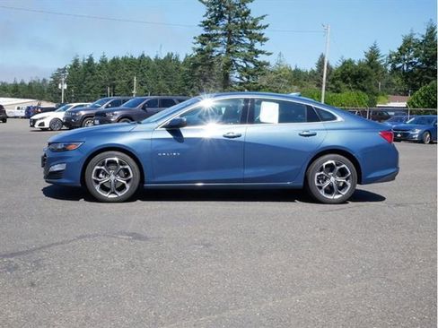 Used 2024 Chevrolet Malibu LT image 2