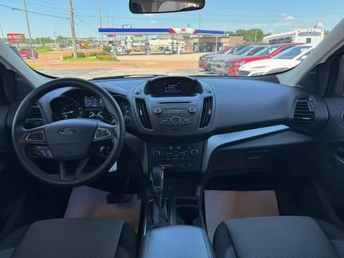 Used 2018 Ford Escape SE FWD image 8